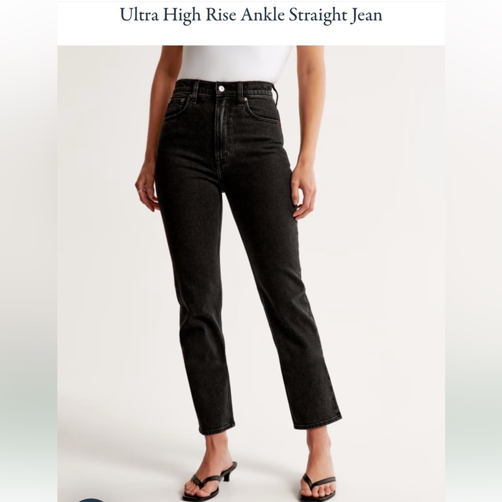 Abercrombie & Fitch Ultra High Rise Ankle Straight Jean 26 or Size 2